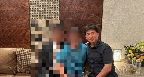 지난 5월 19일 더불어민주당이 서울 여의도 중앙당사에서 ‘지귀연 판사 룸살롱 접대 의혹’ 관련 사진을 공개했다. <사진제공=뉴시스>